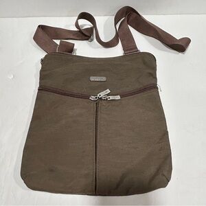 Baggalini Everywhere Bagg Crossbody Bag Tan Beige Travel With Wristlet Wallet